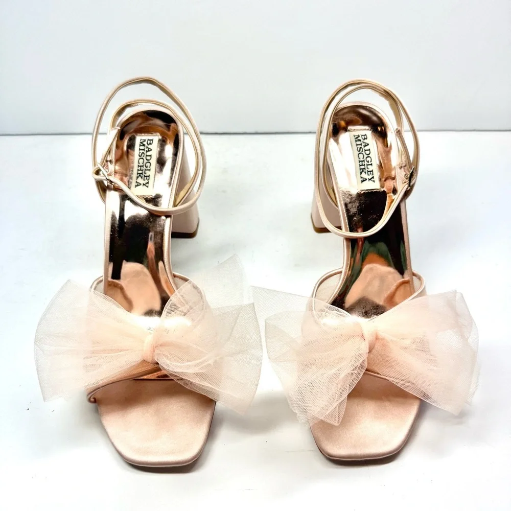 NIB Badgley Mischka Women's Tess Heeled Sandals‎ Size 9 Soft Blush Color
